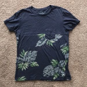 American Eagle XS pocket T-shirt!